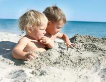 Пляжный отдых для детей: идеи увлекательных игр и занятий