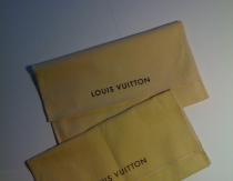 Learning to distinguish original Christian Louboutin and Louis Vuitton from fakes
