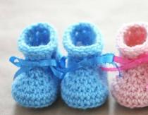 Simple crochet booties: knit in one evening