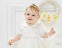 What to look for when choosing clothes for christening a child